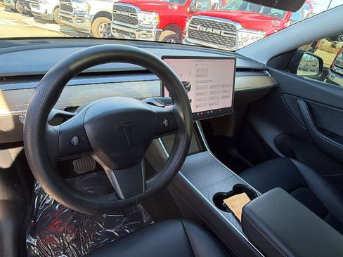 Used 2021 Tesla Model Y 2WD image 25