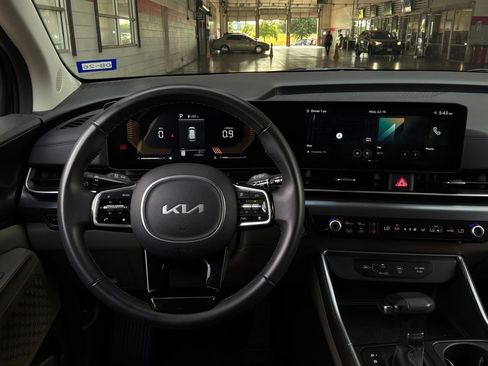 Used 2026 Kia Carnival FWD image 14