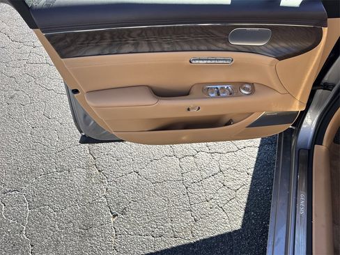 Used 2025 Genesis G90 3.5T image 10