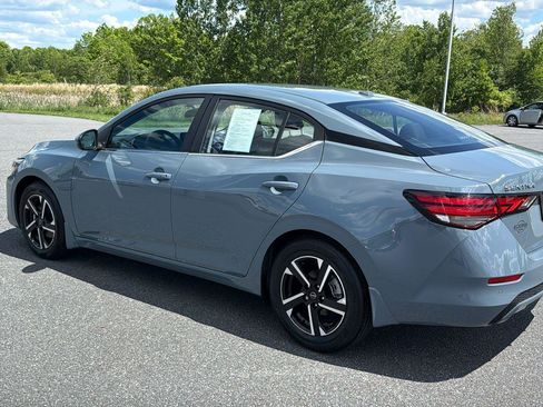Used 2025 Nissan Sentra SV FWD image 9