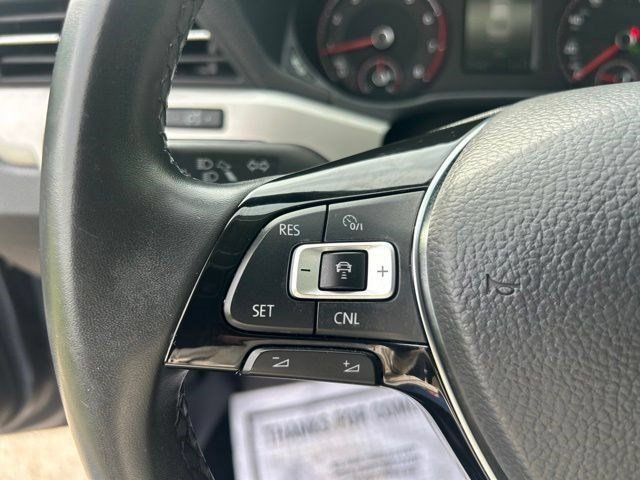 Used 2022 Volkswagen Passat 2.0T SE FWD image 19