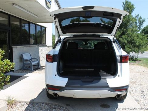 Used 2023 Chevrolet Blazer LT AWD/4WD image 29