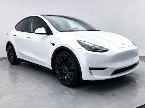 Used 2022 Tesla Model Y Performance AWD/4WD image 10