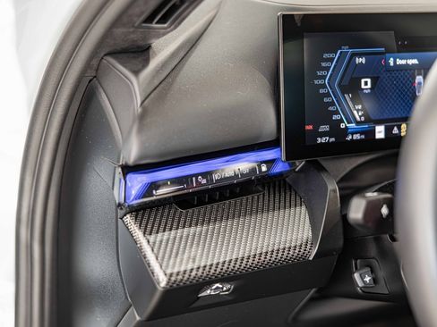 Used 2025 BMW M5 w/ Carbon Package image 21