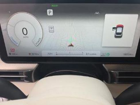 Used 2023 Genesis GV60 Advanced w/ Cargo Package image 18