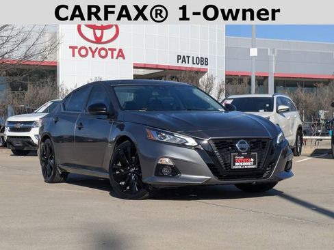 Used 2022 Nissan Altima 2.5 SR w/ Midnight Edition Package image 2