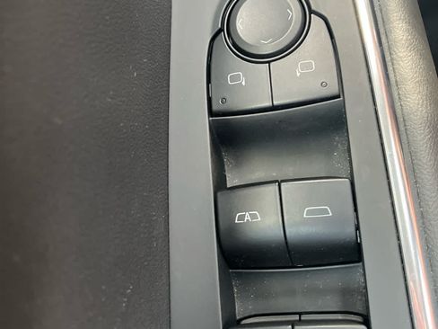 Used 2025 GMC Acadia Elevation FWD image 14