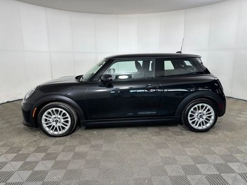Used 2025 MINI Cooper 2-Door Hardtop image 6