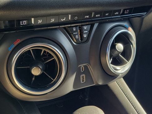 Used 2022 Chevrolet Blazer LT FWD image 15