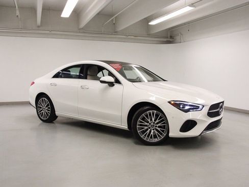Certified 2025 Mercedes-Benz CLA 250 4MATIC image 4