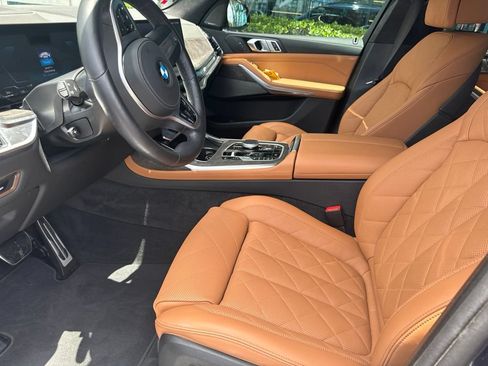 Used 2026 BMW X7 xDrive40i w/ M Sport Package AWD/4WD image 4
