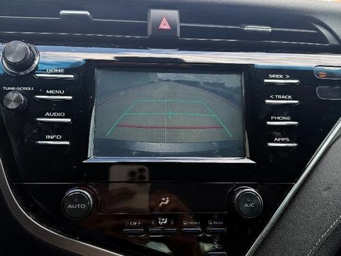 Used 2018 Toyota Camry SE image 13