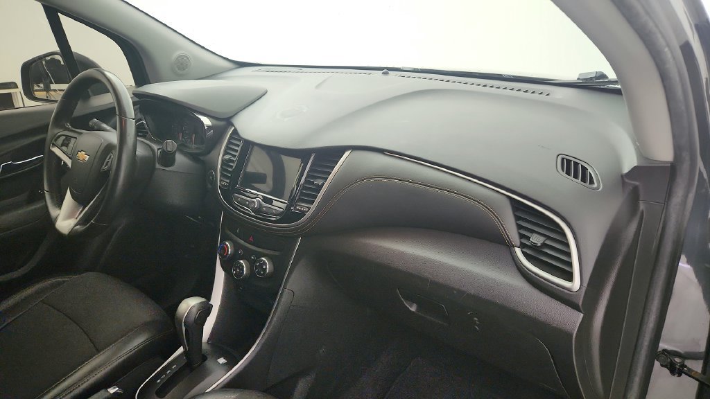 Used 2018 Chevrolet Trax LT w/ LT Convenience Package FWD image 26
