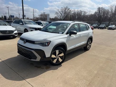 Used 2025 Volkswagen Taos S image 3