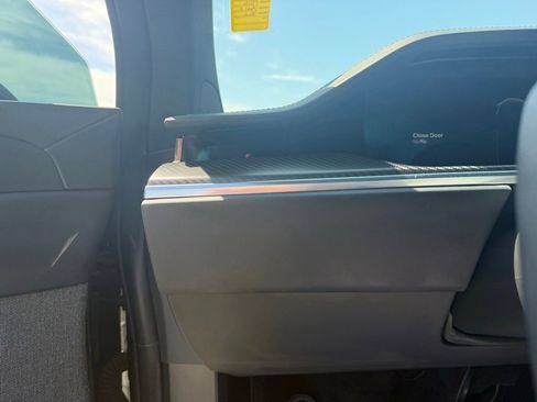 Used 2022 Tesla Model X Plaid image 21