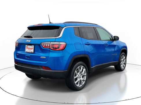 Used 2022 Jeep Compass Latitude AWD/4WD image 4