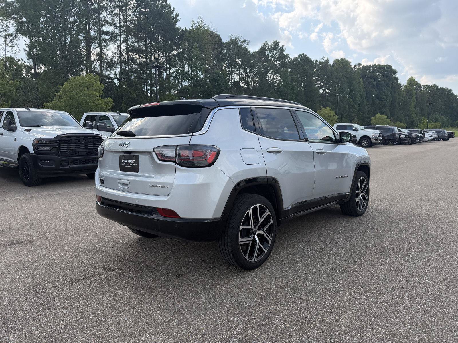 Certified 2025 Jeep Compass Limited w/ Elite Group AWD/4WD image 6