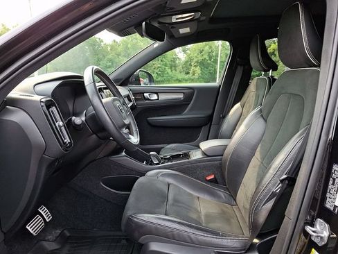 Used 2021 Volvo XC40 P8 Recharge AWD/4WD image 9