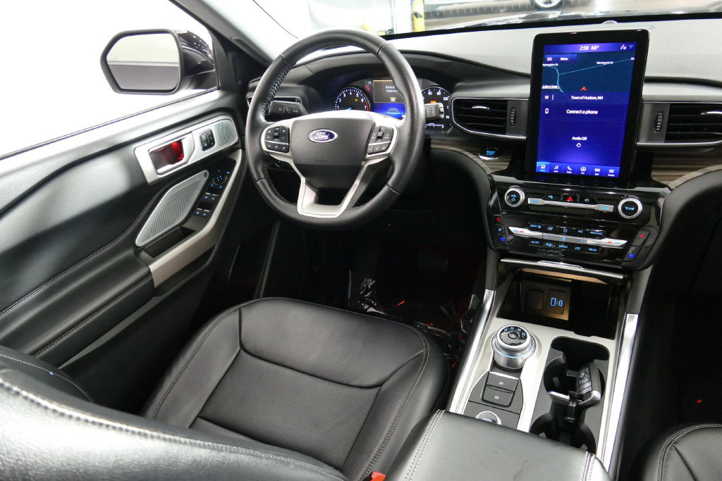 Used 2023 Ford Explorer Limited w/ Limited Technology Package AWD/4WD image 24