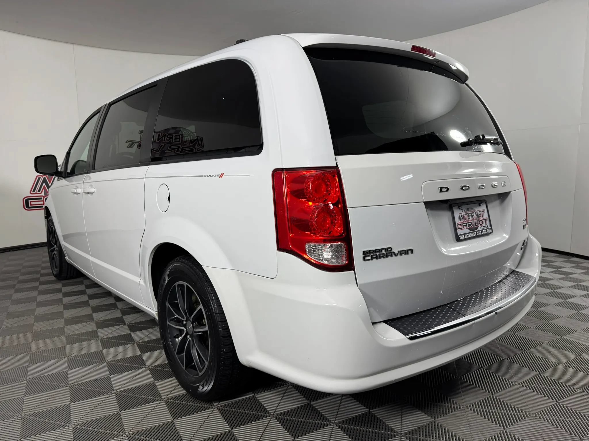 Used 2018 Dodge Grand Caravan GT FWD image 23