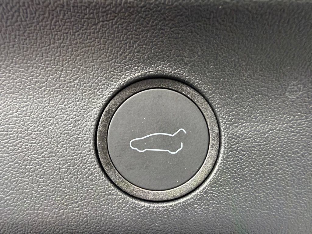 Used 2025 Tesla Model Y Long Range RWD image 26