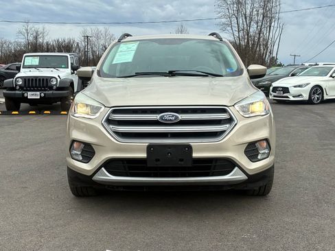 Used 2017 Ford Escape SE w/ Equipment Group 201A image 8