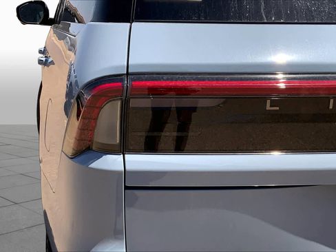New 2026 Lincoln Navigator L Reserve AWD/4WD image 14