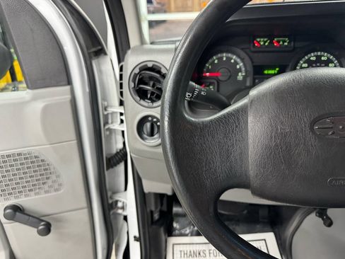 Used 2014 Ford E-350 and Econoline 350 Extended Super Duty RWD image 19