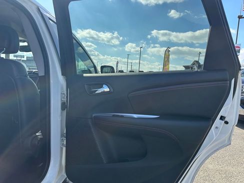Used 2019 Dodge Journey GT image 22