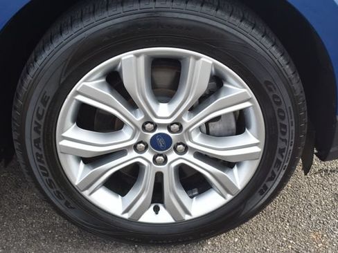 Used 2022 Ford Edge Titanium w/ Equipment Group 301A AWD/4WD image 52