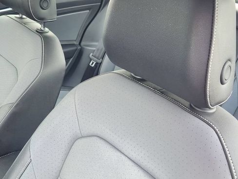 Used 2025 Volkswagen Jetta SE FWD image 20