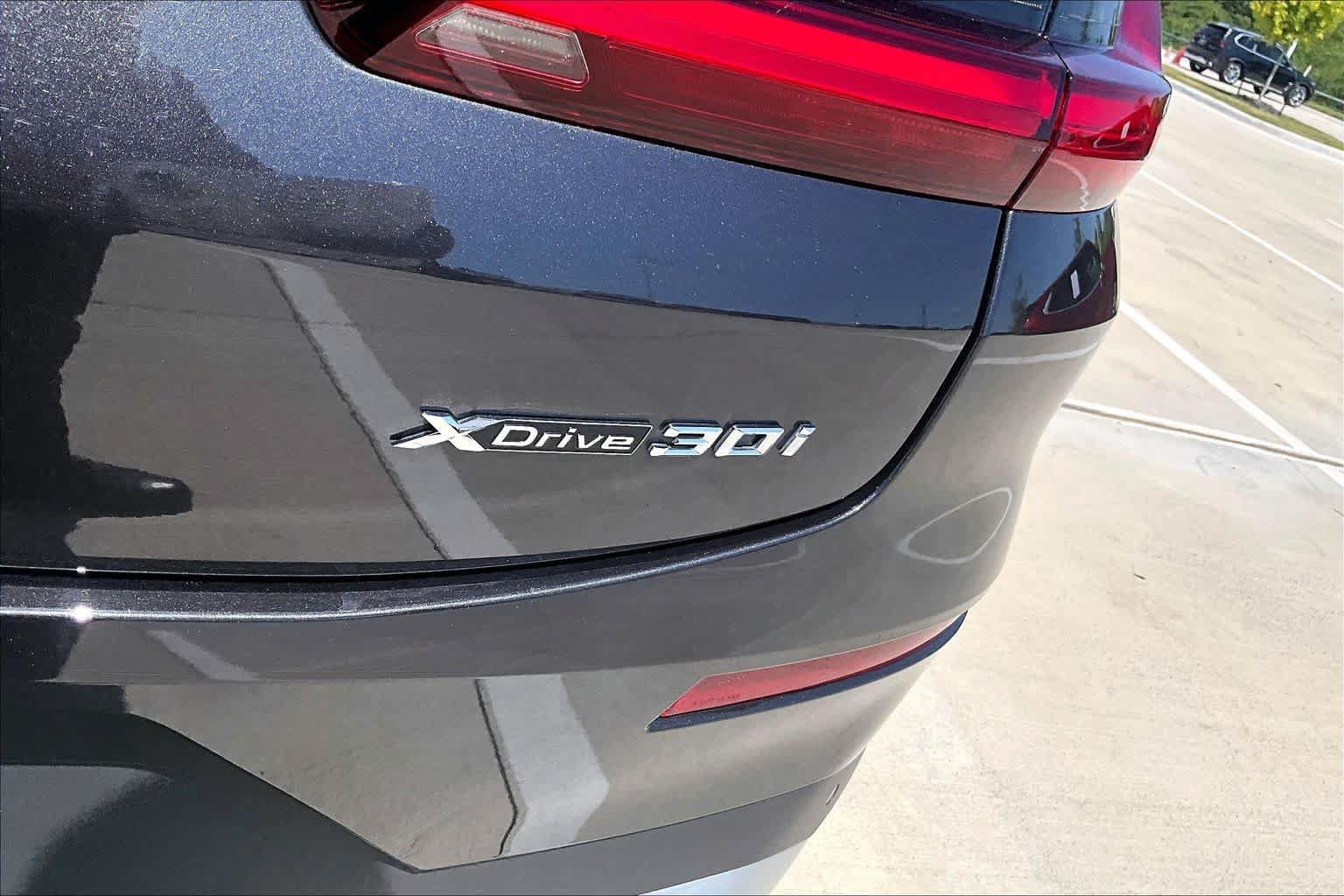 Used 2025 BMW X4 xDrive30i AWD/4WD image 9