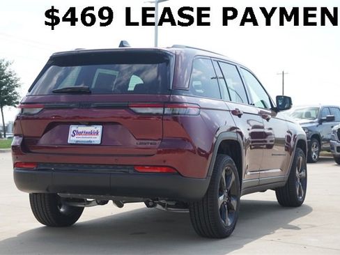 New 2025 Jeep Grand Cherokee Limited w/ Black Appearance Package image 8