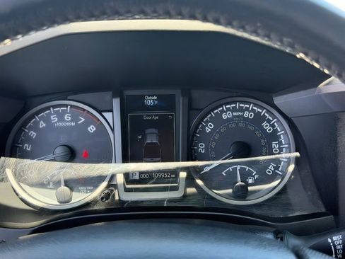 Used 2018 Toyota Tacoma TRD Off-Road AWD/4WD image 22