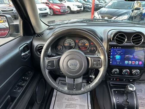 Used 2014 Jeep Patriot Latitude w/ Sun/Sound Group image 21