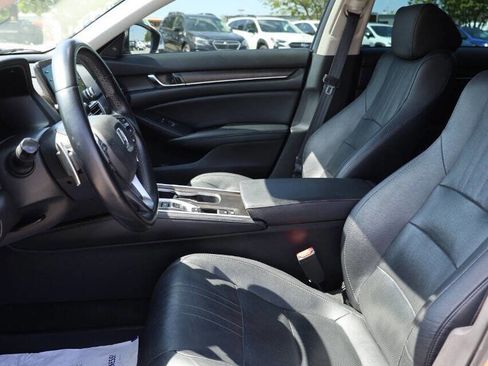 Used 2019 Honda Accord Touring image 13