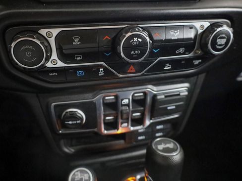 Used 2023 Jeep Wrangler Unlimited image 27