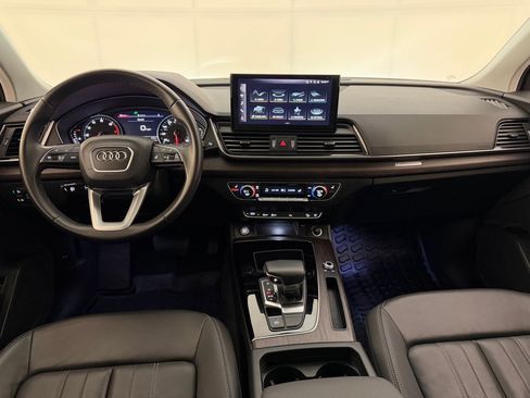Used 2023 Audi Q5 2.0T Premium w/ Convenience Package image 4