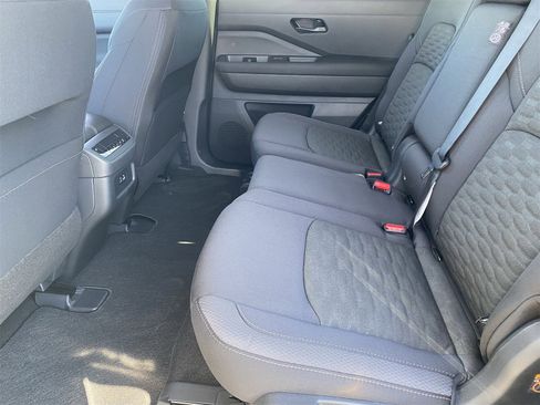 New 2025 Nissan Pathfinder SV w/ Black Appearance Package image 18