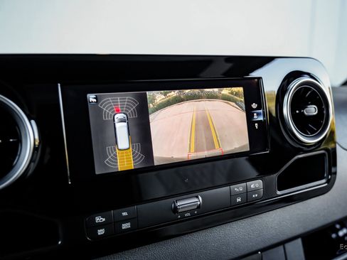 Used 2023 Mercedes-Benz Sprinter 3500 image 54