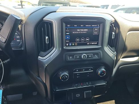 Used 2020 Chevrolet Silverado 1500 Custom w/ Custom Value Package image 6