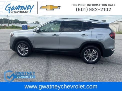 Used 2024 GMC Terrain SLT AWD/4WD image 8