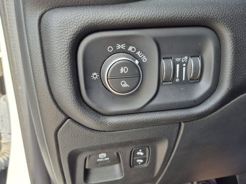 Used 2024 RAM 1500 Laramie AWD/4WD image 34