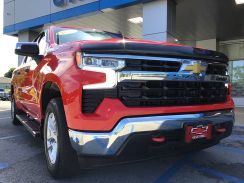 Used 2024 Chevrolet Silverado 1500 LT AWD/4WD image 46