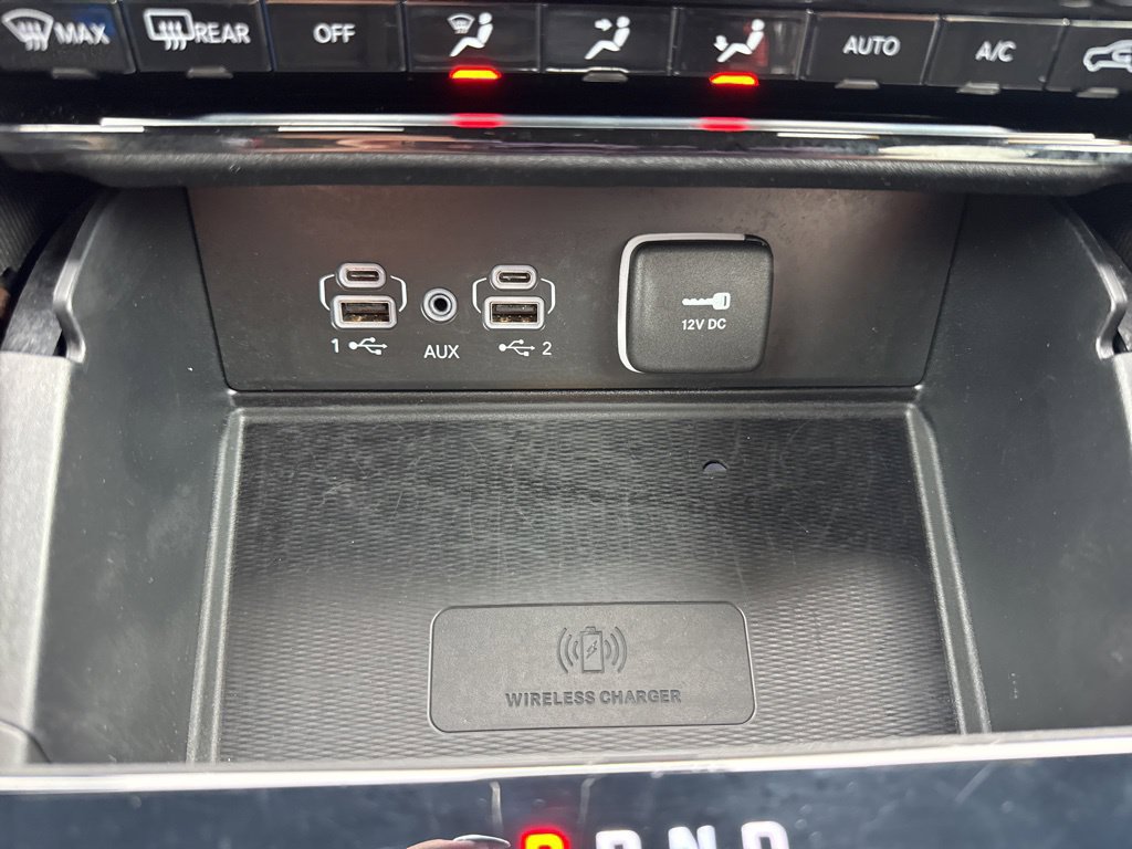 Used 2025 Jeep Grand Cherokee Altitude AWD/4WD image 9