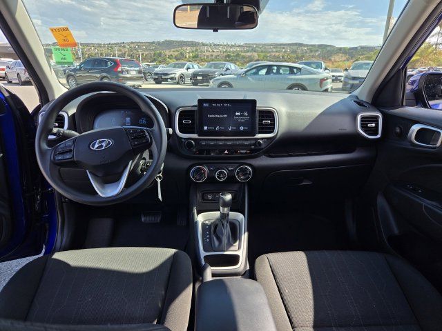 Used 2023 Hyundai Venue SE FWD image 13