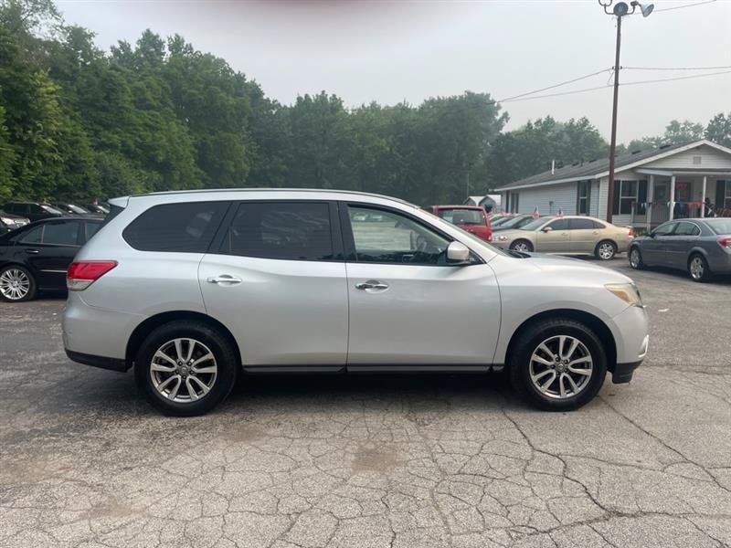 Used 2013 Nissan Pathfinder S AWD/4WD image 4