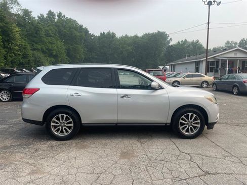 Used 2013 Nissan Pathfinder S AWD/4WD image 4