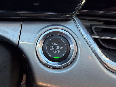 Used 2024 Chevrolet Trax LT image 29