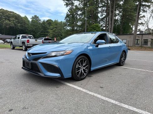 Used 2024 Toyota Camry SE w/ Blackout Package (TMS) FWD image 2